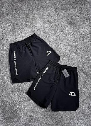 Manto  shorts defend