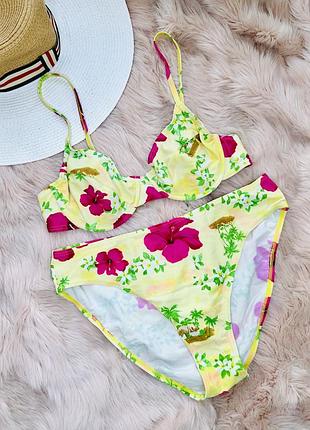 Роздільний купальник на кісточках