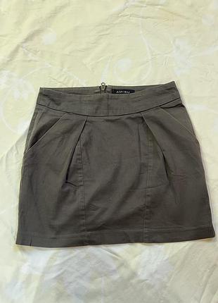 Мини-юбка цвета хаки amisu