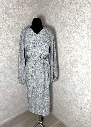 Жіноче плаття довге