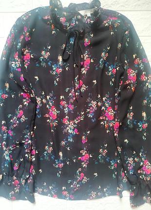Милая блуза с цветочным принтом
