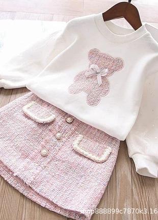 Стильный весенний костюм