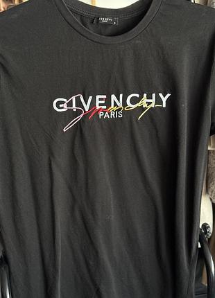 Футболка givenchy