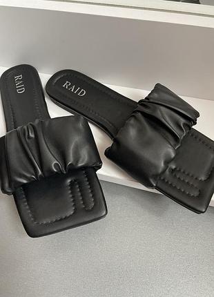 Новые крутые шлепанцы р.40