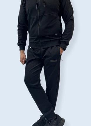 Мужской спортивный костюм puma.