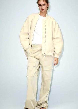 Невероятно стильные брендовые атласные брюки-карго от zara.