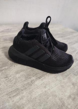 Кросівки adidas дитячі