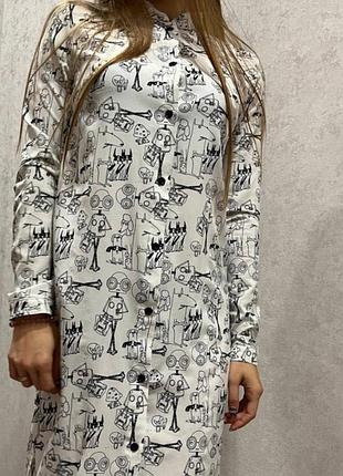 Платье-рубашка на пуговицах 
можно под поясок
ткань-синтетика
размер xs
бренд sk house
одето на рост 158
параметры 85/62/85