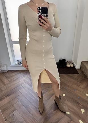 Плаття бежевого кольору one size