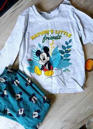 Костюм с микки маусом