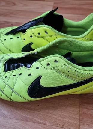 Футбольні бутси nike