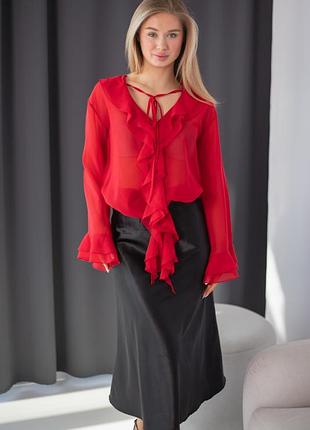 Блуза с декоративными шнурком