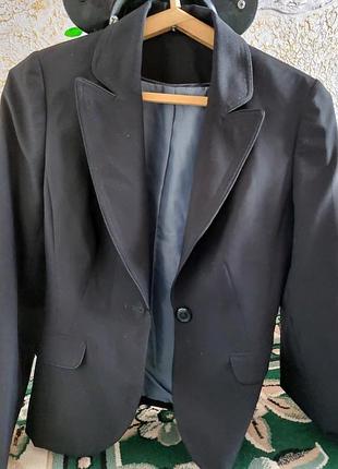 Продам женские пиджаки
