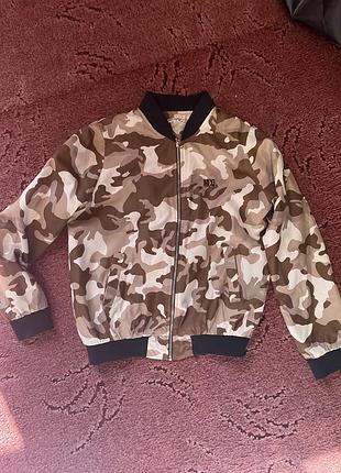 Курточка вітровка