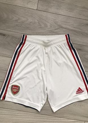 Спортивные шорты
