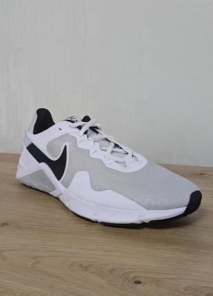 Nike essential 2