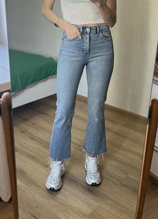 Джинсы 7/8 клеш zara