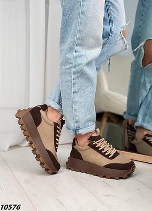 Замшевые кроссовки4 фото