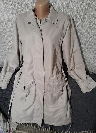 Фирменный плащ весенний размер14