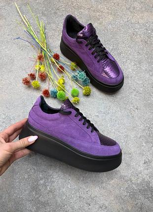 Удобные замшевые кеды на высокой платформе