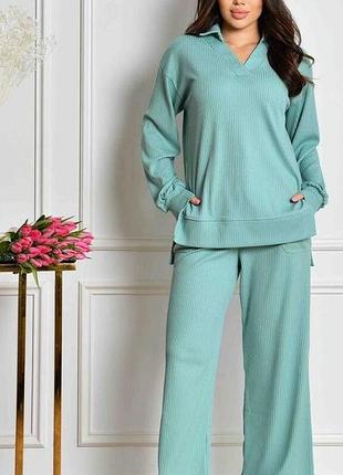 Костюм в рубчик