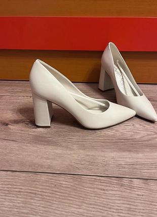 Оригинальные туфли calvin klein 39 размер