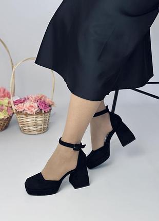 Туфлі жіночі з ремінцем з екозамші