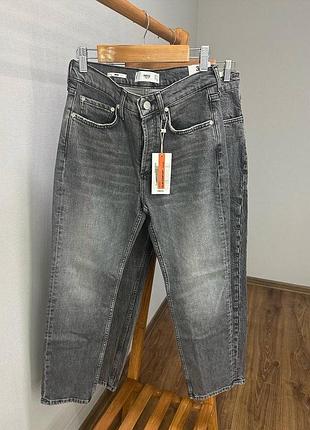 Сірі джинси slim та mom 
з завищеною талією від mango 
розміри: 34, 36, 38