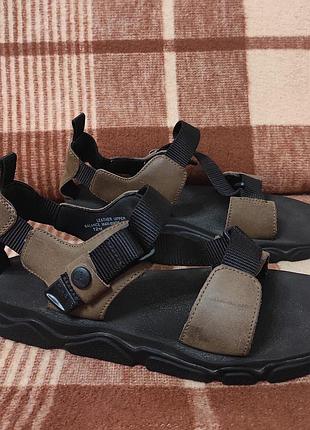 Оригінальні сандалі timberland