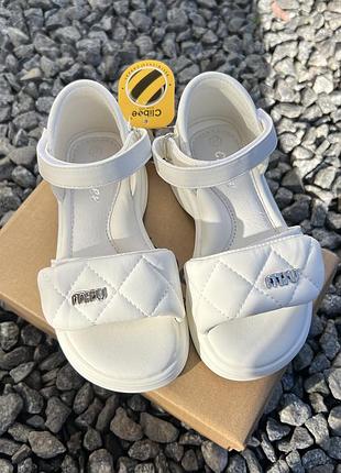 Босоніжки, в наявності