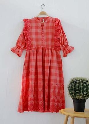 Платье с вышивкой и карманами 100% хлопок