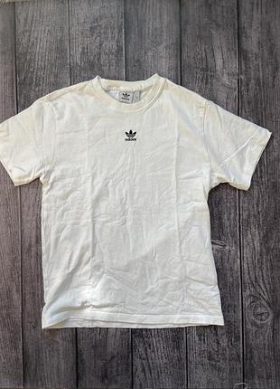 Футболка adidas
