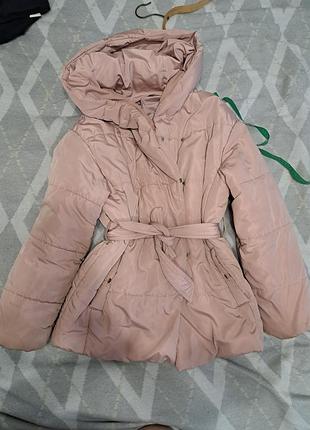 Куртка демисезон в хорошем состоянии. размер м.можно и на с. 
пог 50. длина 67