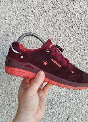 Трекінгові кросівки lowa gore tex