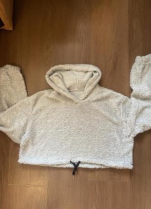 Теплый укороченный худи оверсайз из плюшевой ткани.
