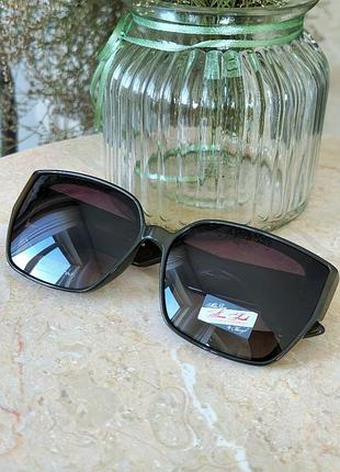 Солнцезащитные очки