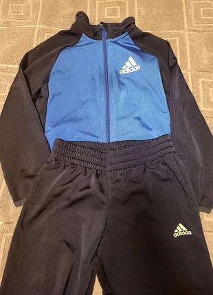 Спортивний костюм