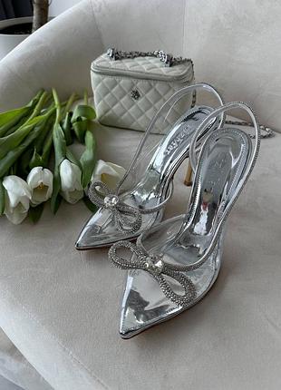 Невероятные туфли со стразами и бантиком