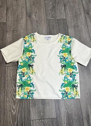 Фактурна жіноча футболка вишита бісером