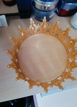 Корона нова