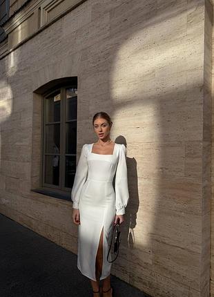 Женское платье, придающее шарму и элегантности