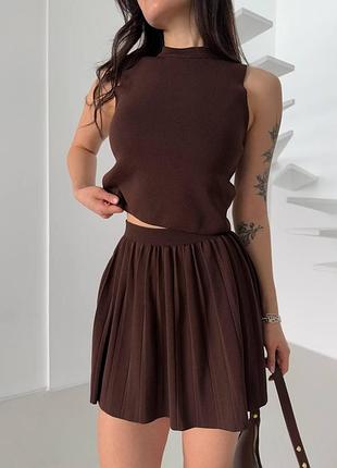 Трендовий в'язаний костюм зі спідницею та топом в стилі old money туреччина