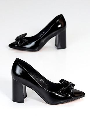 Туфлі чорні шкіряні