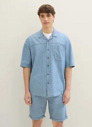 Голубая хлопковая рубашка оверсайз с шамбре с короткими рукавами от том tailor(размер m)
