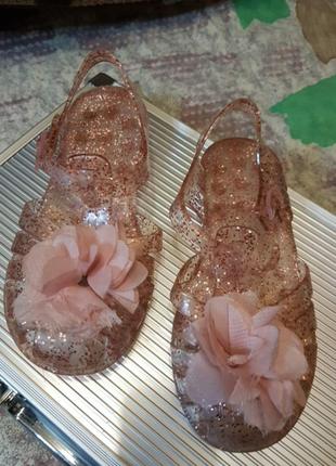 Босоніжки блискітки