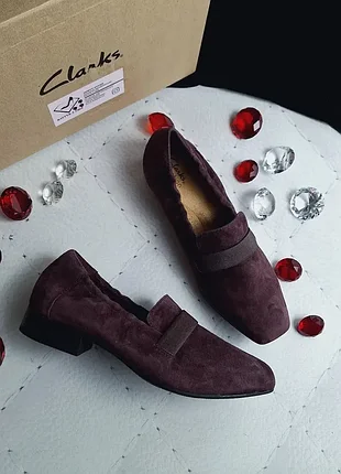 Clarks оригінал зручні лофери з м'якої замші кольору бургунді