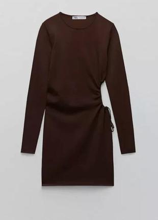 Сукня з розрізом