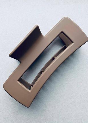 Пластиковой крабик большой кофейный матовый