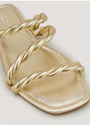 Жіночі босоніжки papaya шльопанці золотистого кольору розмір 39
