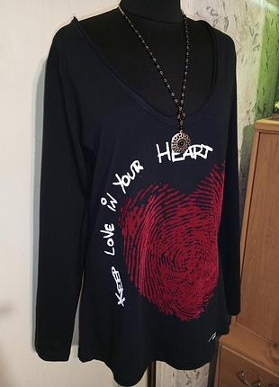 Натуральная трикотажная блузка-футболка-лонгслив с фактурным "замшевым" сердцем desigual
